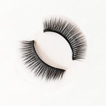 Load image into Gallery viewer, Lashocracy Glueless Lashes