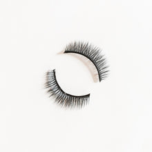 Load image into Gallery viewer, Lashocracy Glueless Lashes