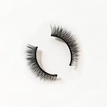 Load image into Gallery viewer, Lashocracy Glueless Lashes