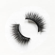 Load image into Gallery viewer, Lashocracy Glueless Lashes
